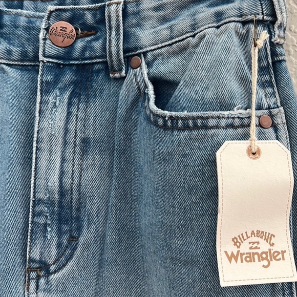 Billabong x Wrangler High Rise Straight Leg Flare Jean • size 29 - Picture 6 of 6